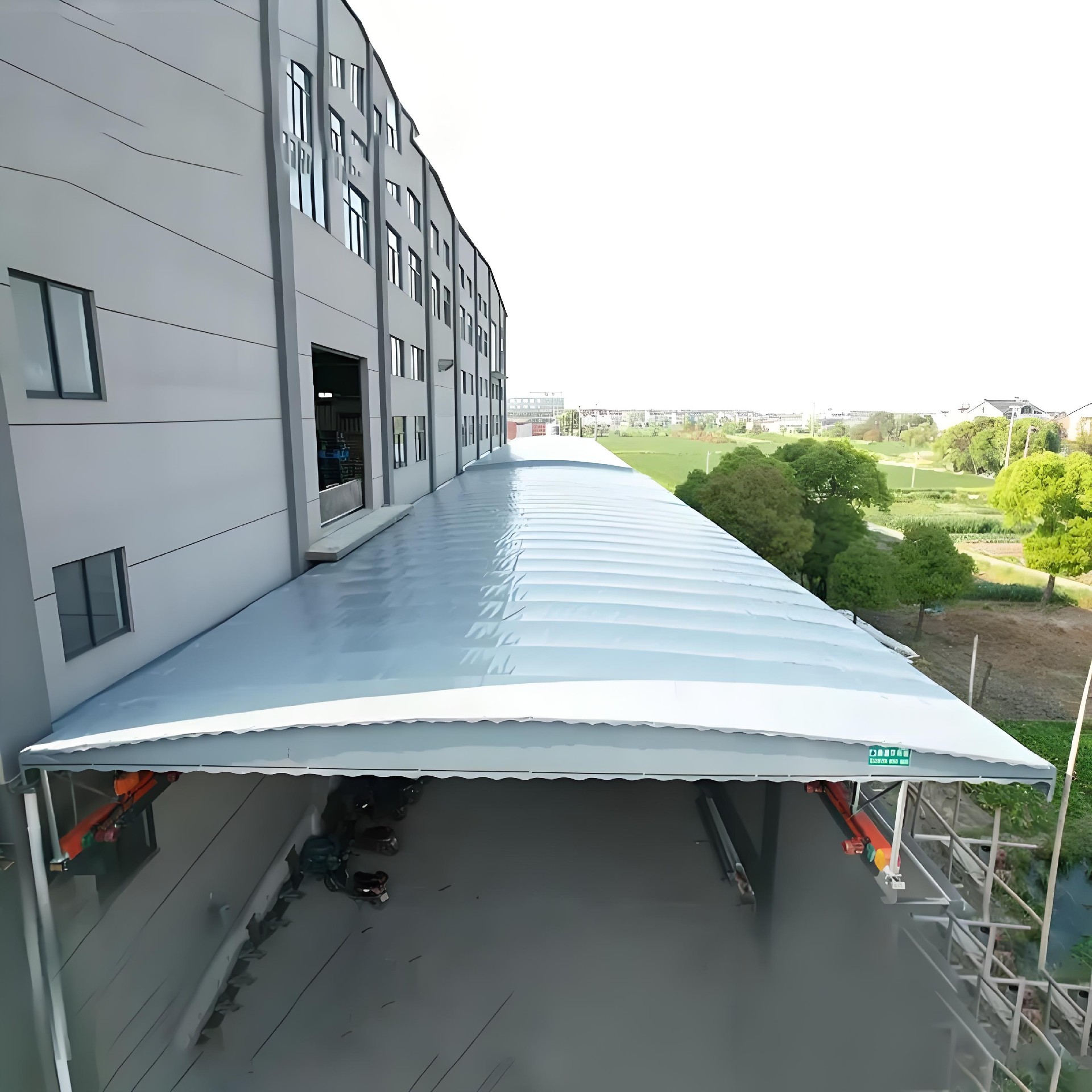 单边立柱电动雨棚 (5).jpg