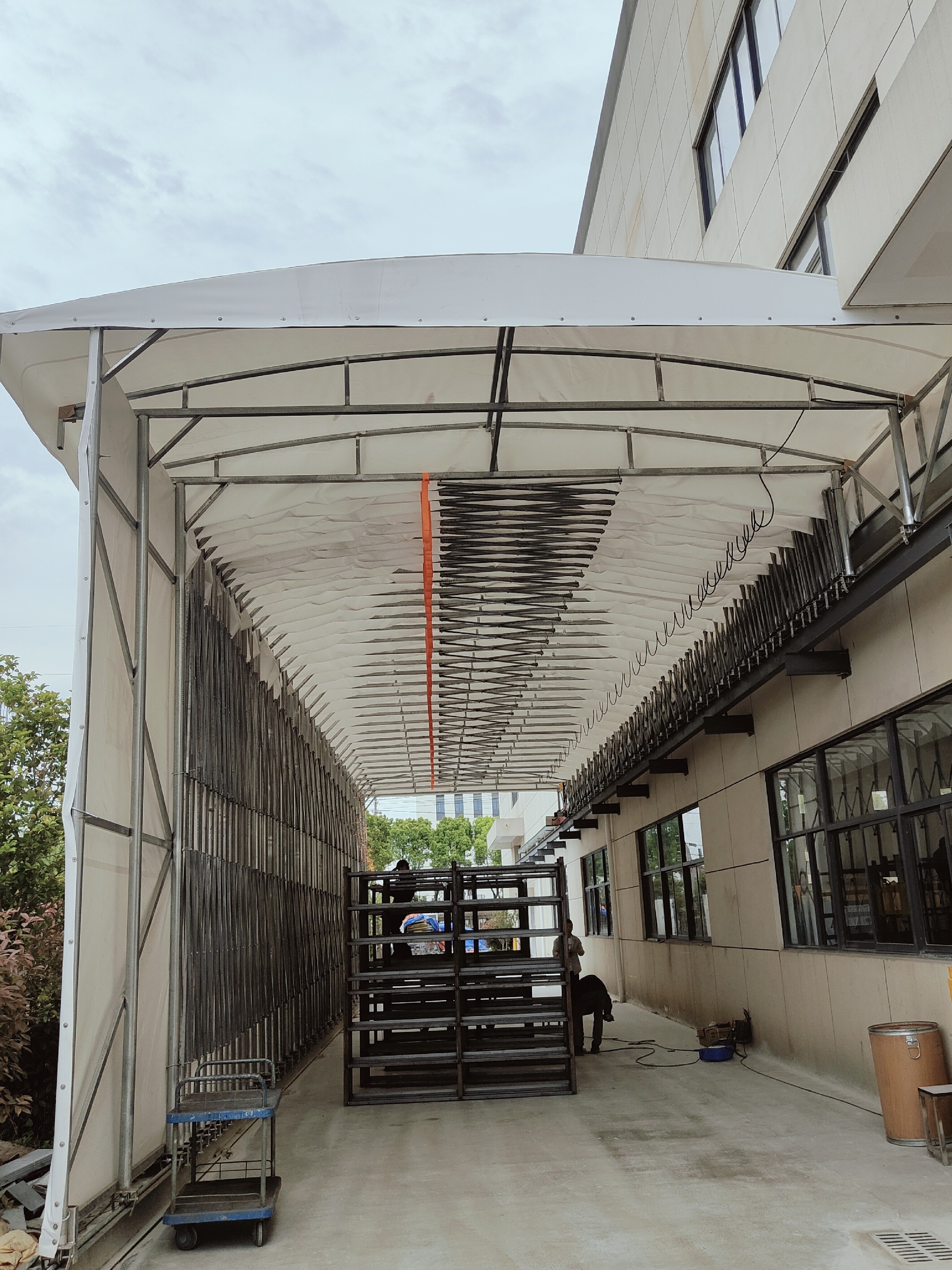 单边立柱电动雨棚 (9).jpg